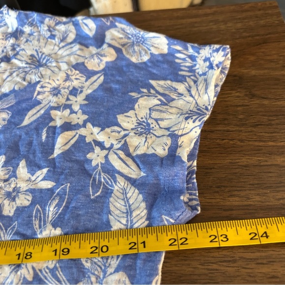 ❤️ C&C California Blue and White Floral Blouse L - Picture 7 of 8